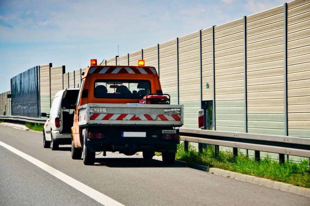 what is the average cost of roadside assistance